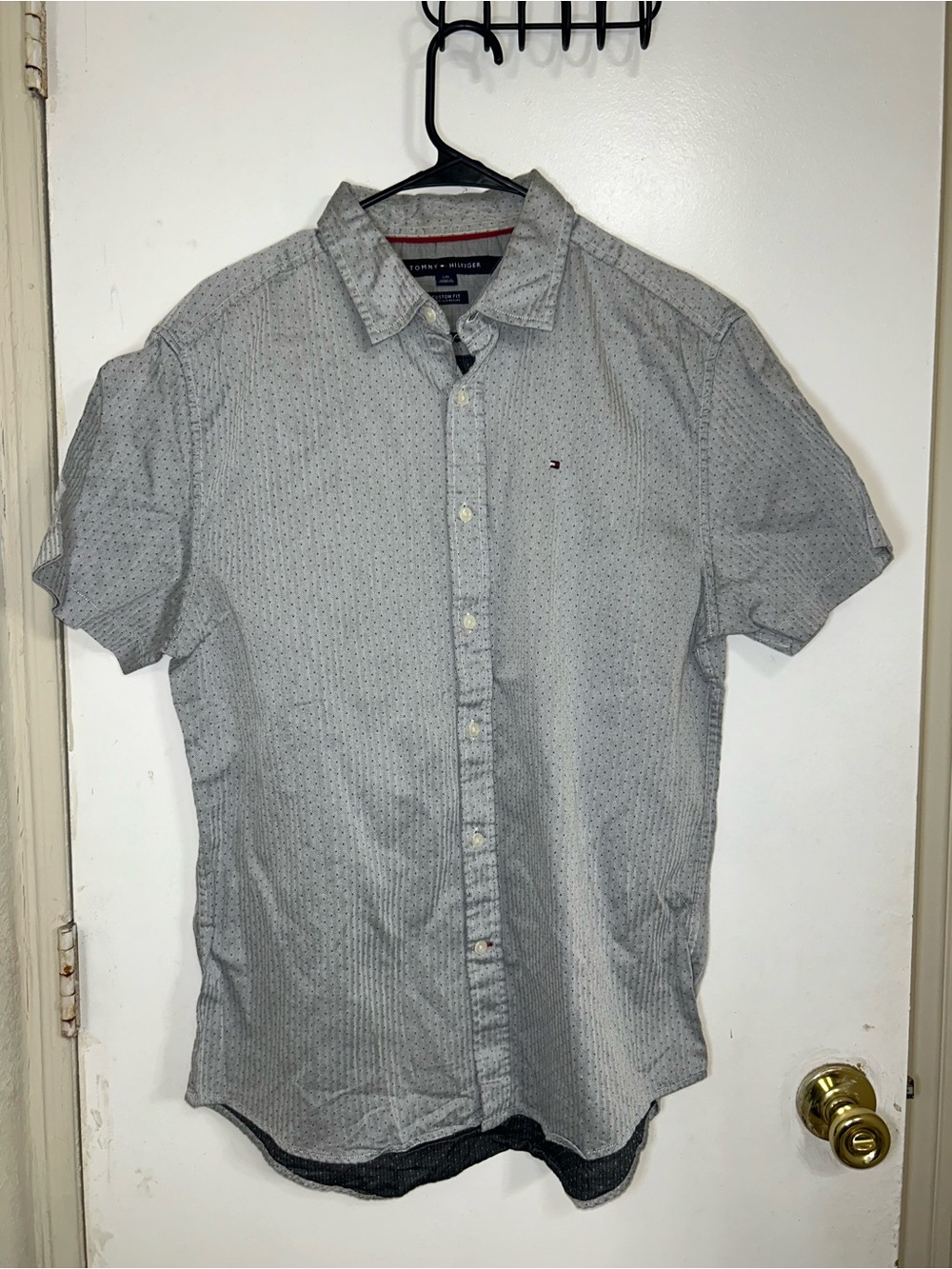 Tommy Hilfiger Short-Sleeve Button-Down Shirt in Light Gray with Micro Pattern
